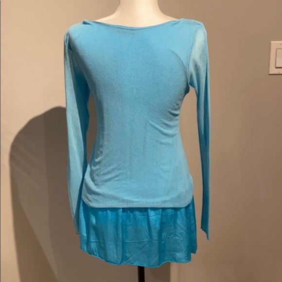 🌸Lola Blue Tunic long sleeves - Picture 3 of 6